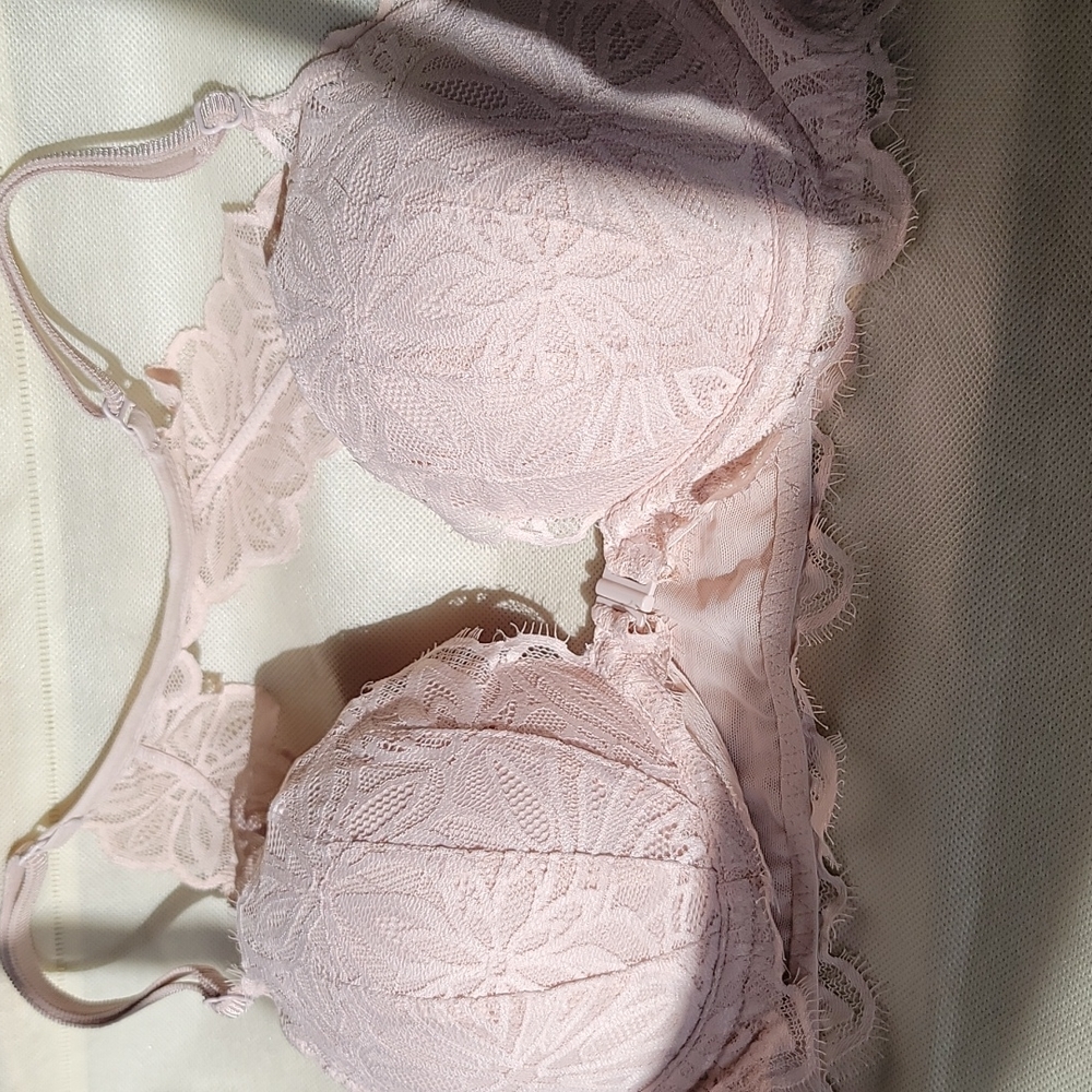 NEW VS 36B GORGEOUS SOFT LACE PUSH UP BRA